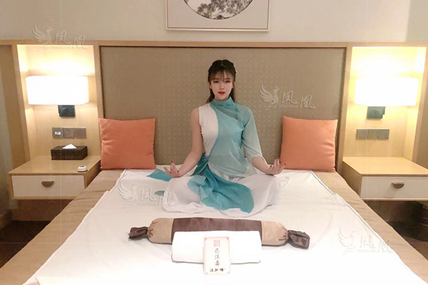 周末去了广州一家男士休闲水疗会馆，环境上档次超有特色